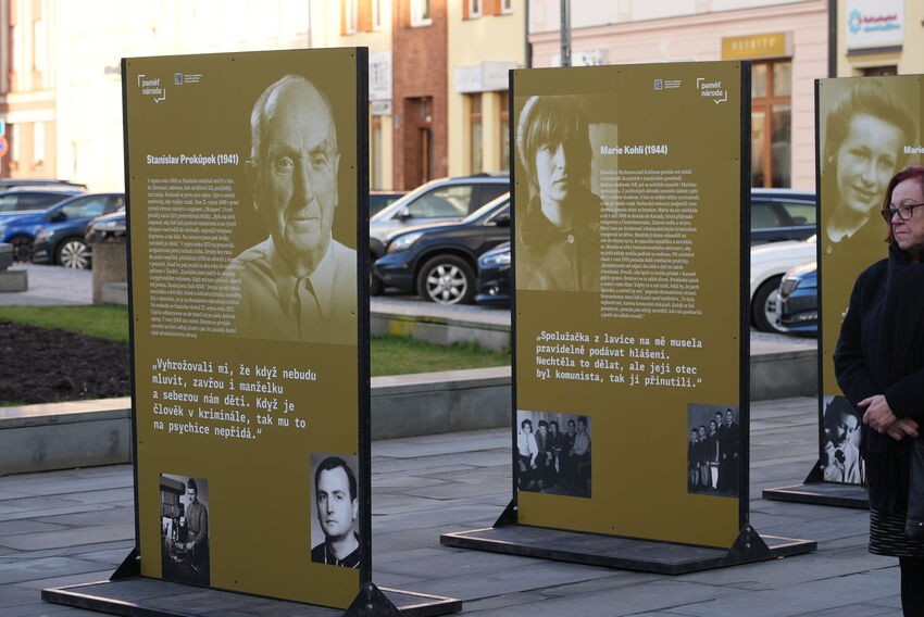 Vernisáž výstavy Do třetice všeho zlého proběhla 13. února v Hradci Králové. Foto: Michal Homola