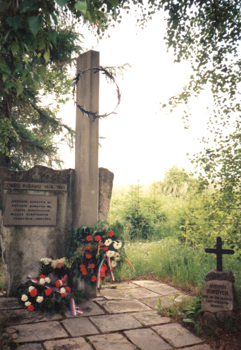 Pomník v Končinách. Foto: Paměť národa